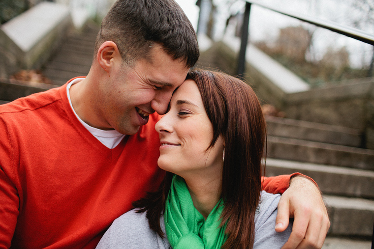 NY engagement photo