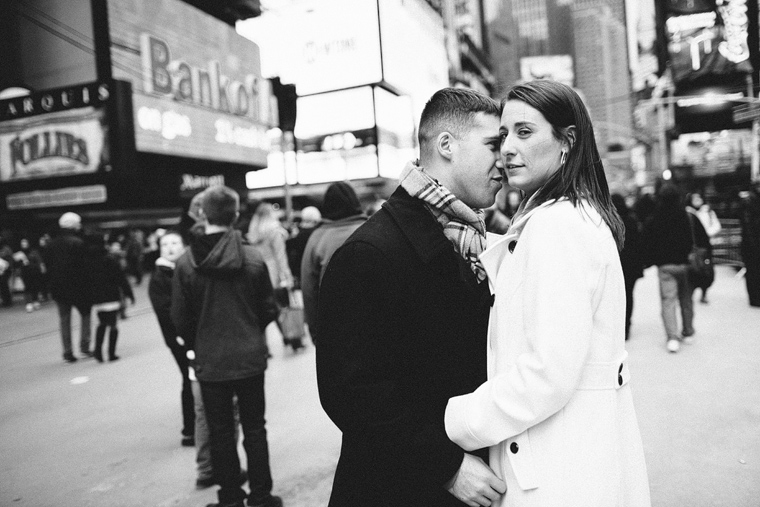 NY engagement photo